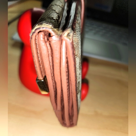 Authentic Vintage Guccima Wallets - Picture 3 of 16